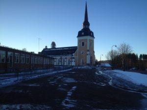 Norr om kyrkan låg förr Kaplansgården.