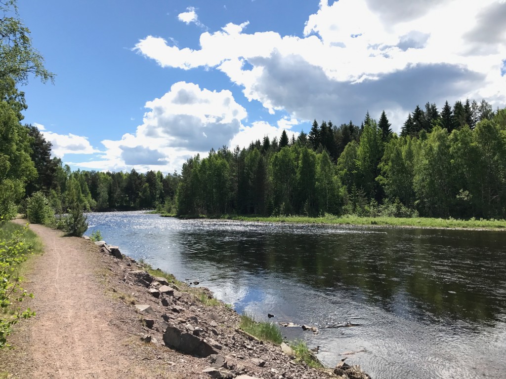 Cyklade längs älven