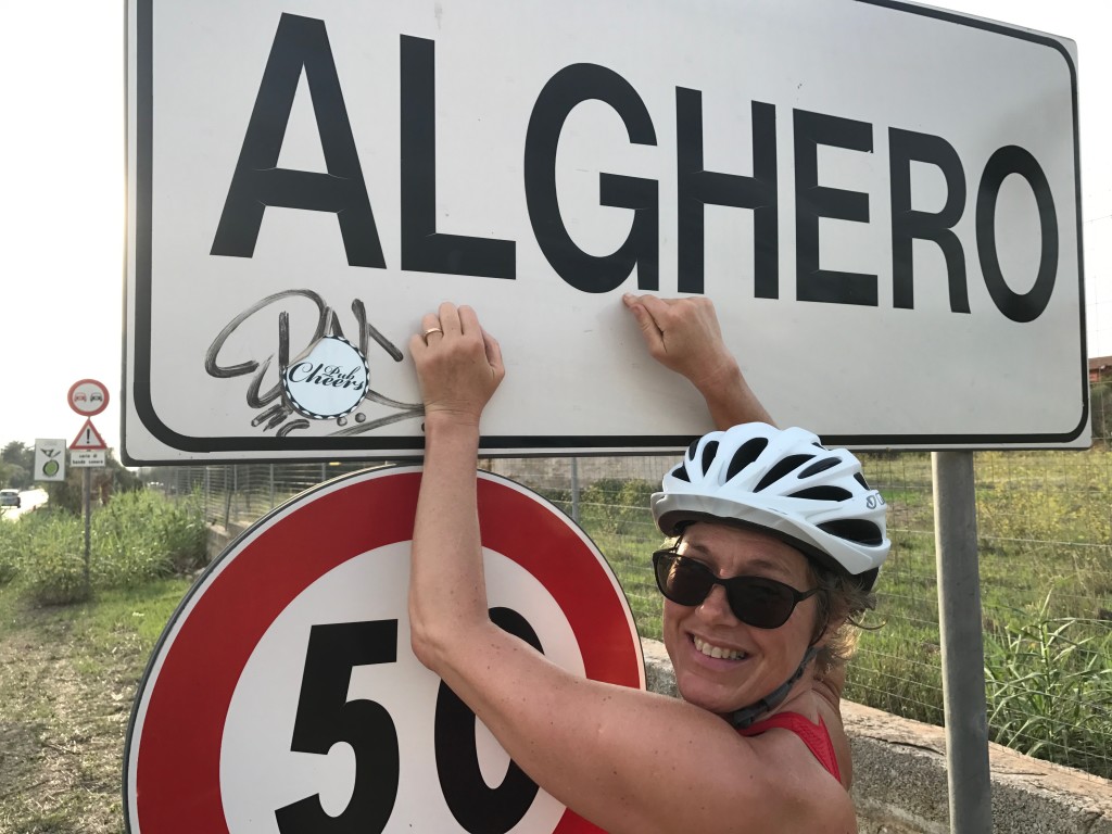 Sassari-Alghero: 34 km Resans tråkigaste cykling. Raka vägar. Aggressiv biltrafik. 